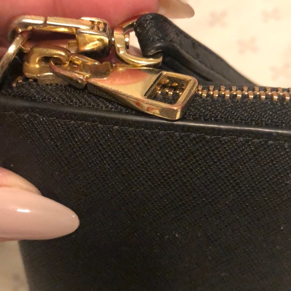 Tory Burch wristlet wallet - Picture 3 of 6